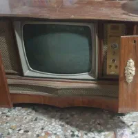 تلویزیون قدیمی کمدی