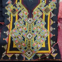 گل میدوزم
