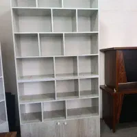 کتابخانه و قفسه