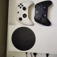 Xbox series s در حد نو همراه وسایل اضافی