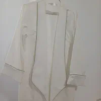 تعدادی لباس در حد نو