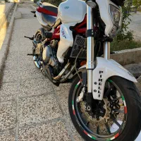 بنلی|موتورسیکلت|شیراز, میرزاکوچک خان|دیوار