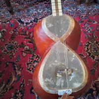 یک عدد تار|سازهای سنتی|رباط‌کریم, مسکن مهر آبشناسان|دیوار