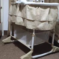 گهواره نوزاد|تخت و صندلی بچه|مشهد, حسابی جنوبی (شهرک غرب)|دیوار