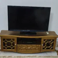 تلویزیون پاناسونیک اصل و میز در حد نو