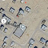 زمین بدیعی سر نبش در سروستان