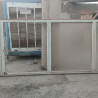 پنجره آهنی سالم