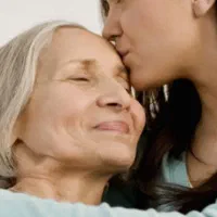 کمک در امورات خانه به خانم سن بالا فقط