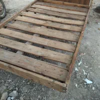 تخت چوبی