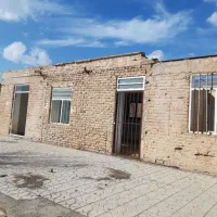 فروش یک باب خانه سر چهار راه