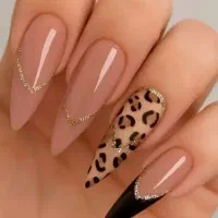 کاشت ناخن رایگان