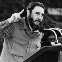 دوربین شکاری|کلکسیون اشیاء عتیقه|تهران, خزانه|دیوار