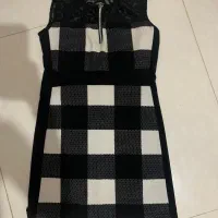 تعدادی لباس وشال