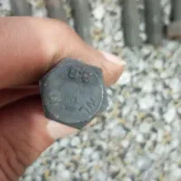 پیچ و مهره پایه بلند و پیچ سندلبورد