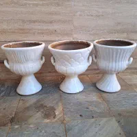 سه عدد گلدان