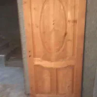 درب ورودی آپارتمان چوب رنگ نشده سالم