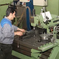 نیروی فنی قالب سازی واحدتولیدی شهرک صنعتی شمس آباد