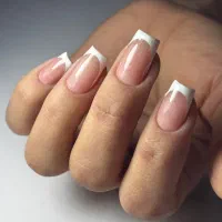 کاشت ناخن و مژه درسالن بابهترین کیفیت