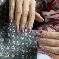 کاشت ناخن برق + مدل رایگان|خدمات آرایشگری و زیبایی|کرمانشاه, |دیوار