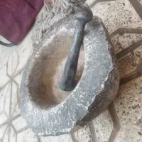 هاون سنگی قدیم با دسته و سنگ نیم منی قدیم