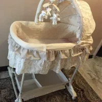 گهواره موزیکال کنار تخت مادر|تخت و صندلی بچه|کاشان, امیرکبیر|دیوار