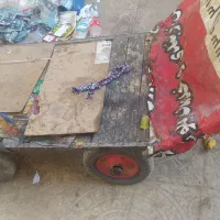 یک عدد گاری  چهار چرخ