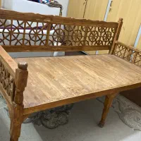 تخت چوبی
