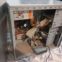 کیس و قطعات داخلی  سالم و کم استفاده