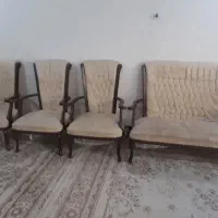 مبل سلطنتی 8نفره،با یک میز بزرگ و 2عدد میز عسلی