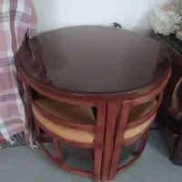 میز ناهار خوری در حد نو