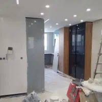 نقاش ساختمان تضمینی و قراردادی