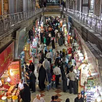 فروشنده آقا برای پایه بازار رضا