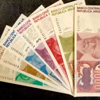 اسکناس و سکه کلکسیونی