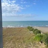 آپارتمان-با-ویو-ساحل-بر-یک-دریا-دستک