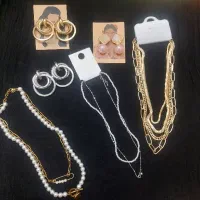 تعدادی بدلیجات گوشواره گردنبند