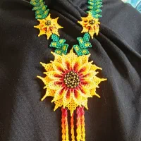 گردنبند منجوق دوزی شده