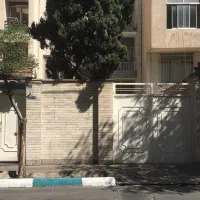 فروش  زمین ۲۱۰ متری در سه طبقه