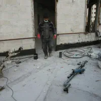 تخریب ،سیمانکاری، نقاشی، ایزوگام  جوشکاری