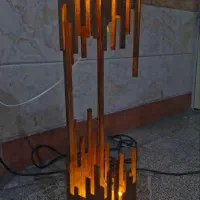 آباژور ایستاده