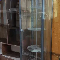 ویترین تمام شیشه ای ایستاده
