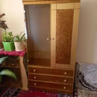 یک عدد بوفه ویک عدد زیر تلوزیون