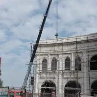 جرثقیل خاور کفیدار دکل بلند