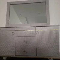 ایینه وکنسول