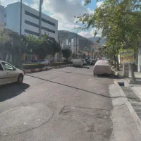 مغازه بهمراه منزل مسکونی روی خیابان اصلی