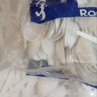 تعدادی ظروف یک بارمصرف