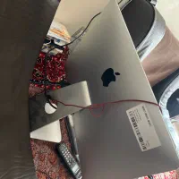 الین وان اپل