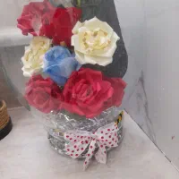 بکس  شیشه ای گل مصنوعی نو نو سالم|گل مصنوعی|قم, شهدا|دیوار