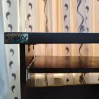 میز تحریر کاملا سالم و نو نو