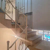 آپارتمان طبقه اول