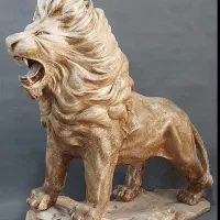 مجسمه شیر صخره ای